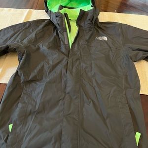 The North Face Zipline Rain Jacket - Boys's size medium 10-12